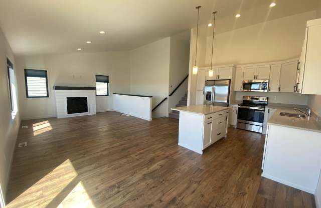A MUST SEE - Townhome for Rent: 3 Bedrooms, 3 Bathrooms with Open Concept Main Level photos photos