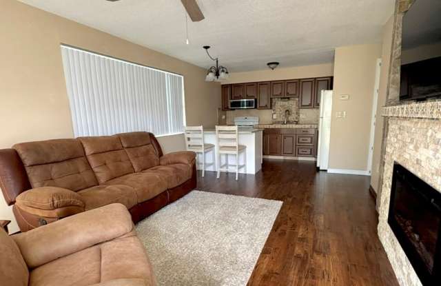 Beautifully Updated Condo in a Gated Active 55+ Community Gallery 4