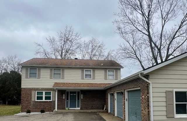 3 Bedroom Duplex in Kalamazoo photos photos