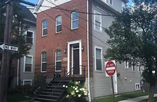 600 Literary Road unit: Up photos photos