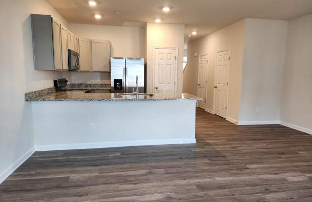 186 CATERPILLAR Drive Gallery 2