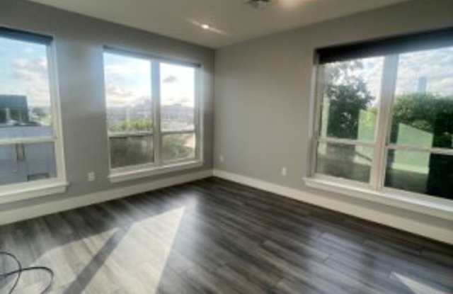 2 Bed 2 Bath - South Boston - 6/1 (0.22 miles to Broadway Station!) photos photos