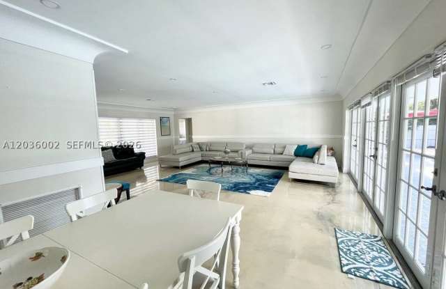 416 N Rainbow Dr Gallery 2