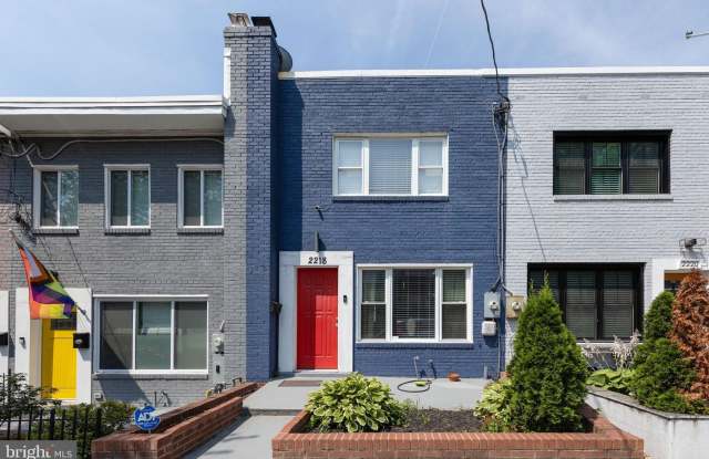 2218 16TH STREET NE photos photos