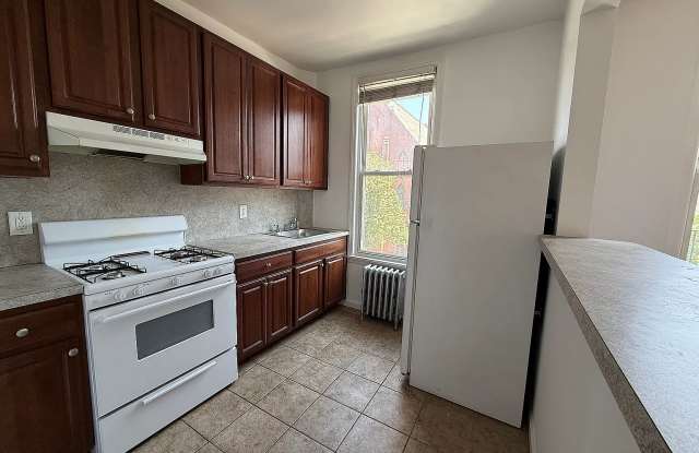 4912 Vernon Blvd Apt 3F Gallery 2