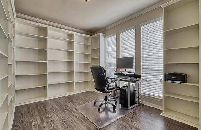 12821 Peach Tree Way Gallery 4
