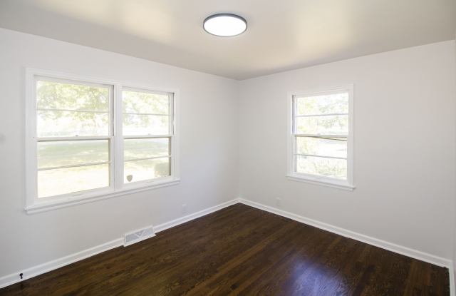 8315 East Gregory Boulevard Gallery 3