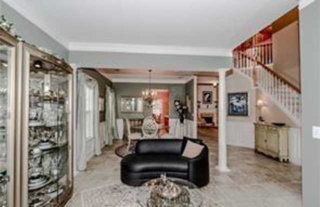 2306 Wickingham Drive NE Gallery 4