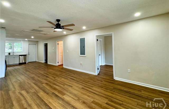 2032 Eppinger Street Gallery 3