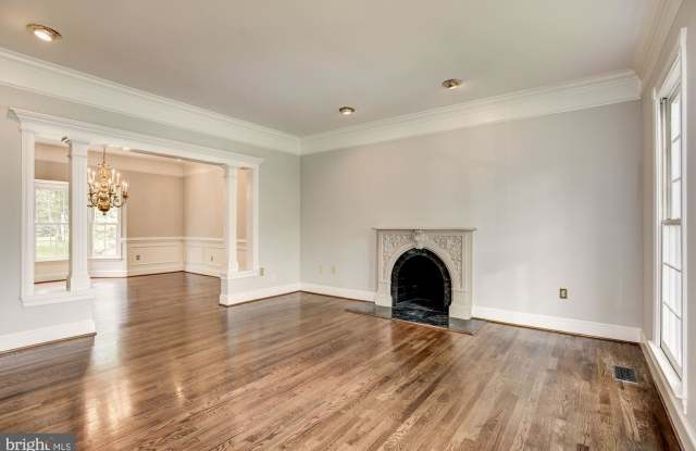 43322 BUTTERFIELD COURT Gallery 3