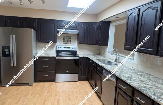 Available NOW!! Located in the NE heights. Gallery 3