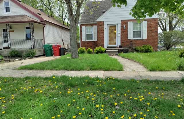 3 bedroom, 2 bath, brick bungalow in Eastpointe - Now Available! photos photos