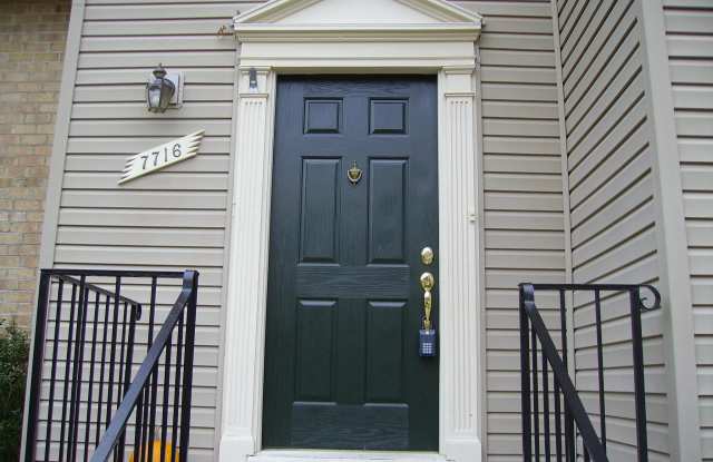 7716 JEWELWEED COURT Gallery 2