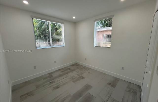 3823 Thomas Avenue Gallery 4