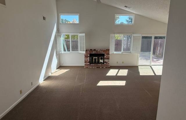 Beautiful 3-Bedroom Benicia Home Gallery 3