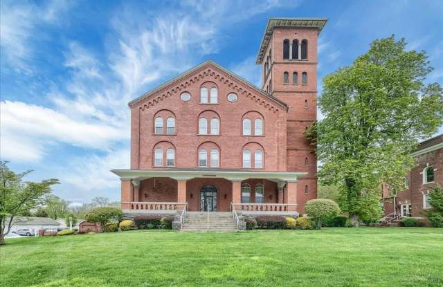 200 School House Road - 200 School House Road, Peekskill, NY 10566