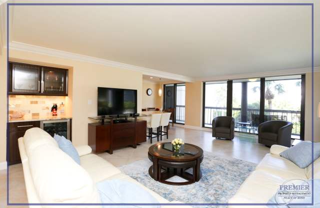 **PARK SHORE BEAUTY WALK TO VENETIAN VILLAGE ** ESPLANADE** NICE AMENITIES ** 2 BEDROOM CONDO ON THE BEACH ** Gallery 3