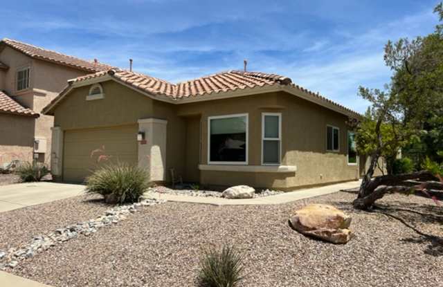 Bright 3BR NW Tucson Basecamp | Private Yard + 2-Car Garage photos photos