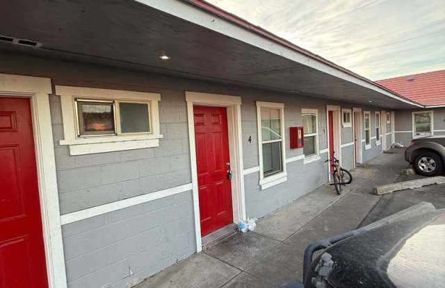 Studio Appartment / 1 Bathroom Apartment in Madras Oregon photos photos