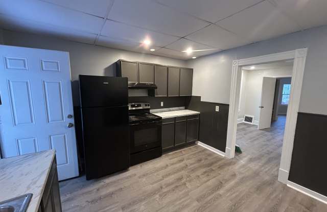 172 Woodlawn Avenue - 172 Woodlawn Avenue, Pittsfield, MA 01201