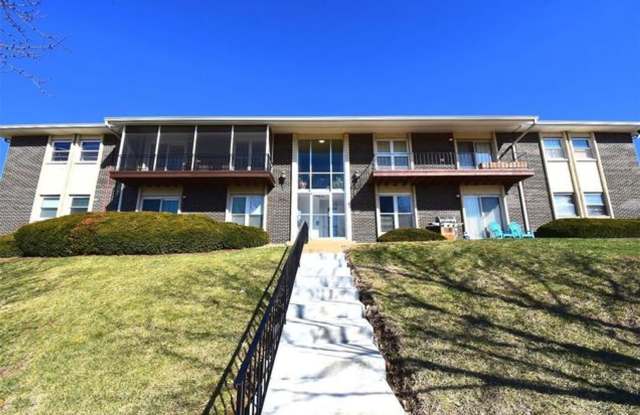 Creve Couer CONDO! photos photos