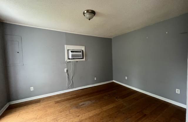406 West Ripley Avenue Gallery 3