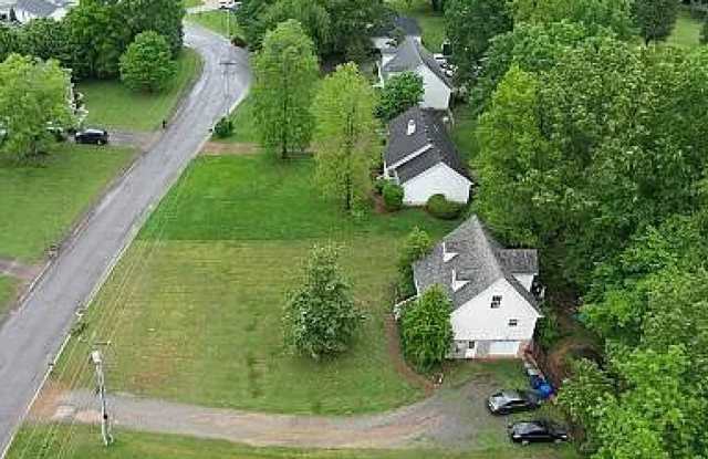 Charming Updated Home in White House with a Basement! photos photos