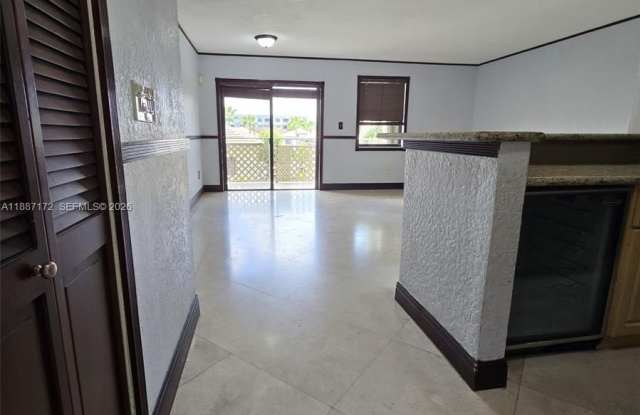 8425 NW 8th St photos photos