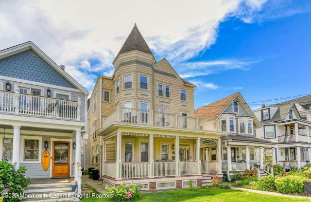 8 Surf Avenue Gallery 2