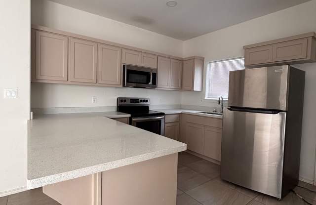 5600 Sandpiper Avenue - 2 Gallery 3