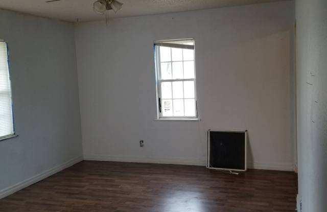 4115 S Polk Gallery 4