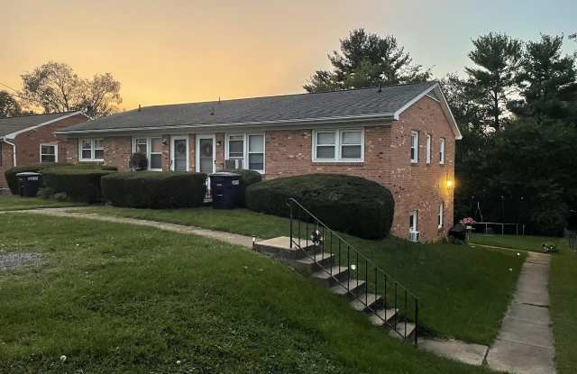 1045 MOORE ST photos photos