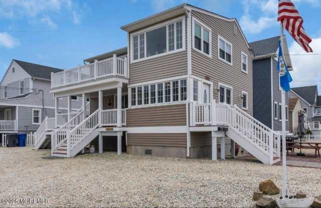 2020 Baltimore Avenue unit: Down photos photos