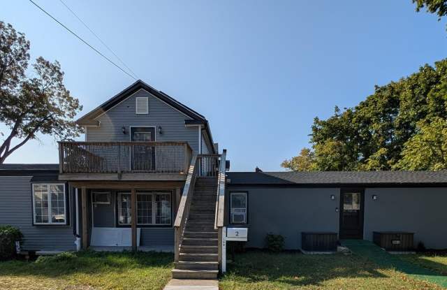 164 W Front unit: 2 photos photos