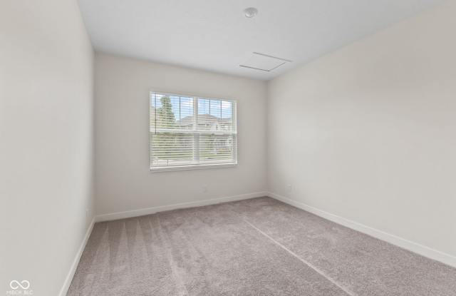 17324 Hanningfield Way Gallery 4