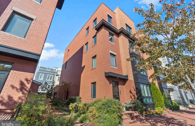 1304 MAIN LINE Boulevard photos photos