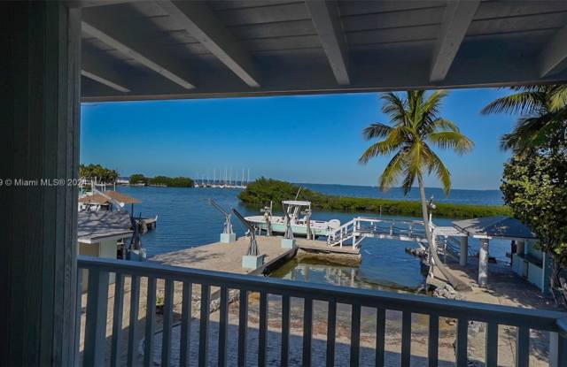 296 Buttonwood Shores Dr - 296 Buttonwood Shores Drive, Key Largo, FL 33037