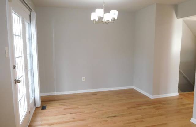 9900 DOUBLETREE LANE Gallery 4