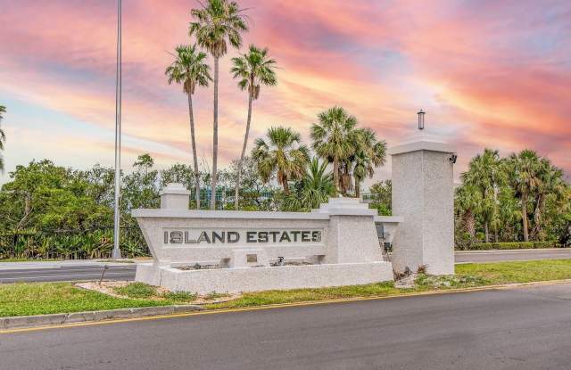 690 ISLAND WAY 212 photos photos