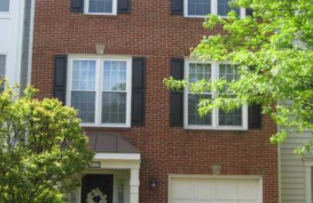 25557 GWYNNETH SQUARE Gallery 2