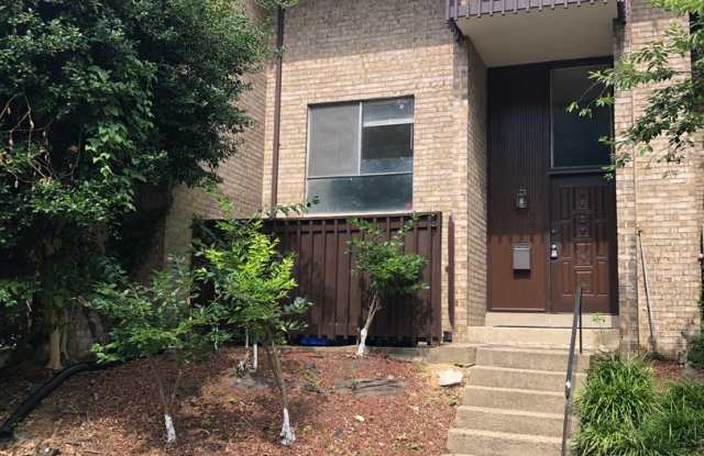 Spacious Townhome Close to METRO, Parks,  more. - 9224 Three Oaks Drive, Silver Spring, MD 20901