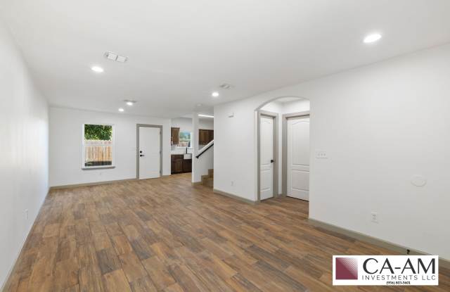 309 N. G St., 2 Gallery 2
