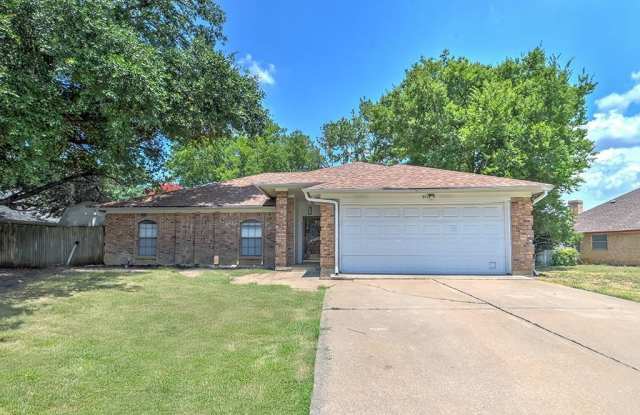 911 Gwinnett Circle - 911 Gwinnett Circle, Arlington, TX 76017