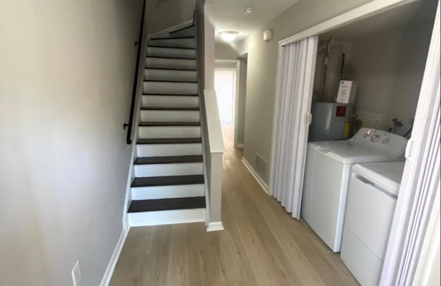 1910 Naylor Road, SE Gallery 3