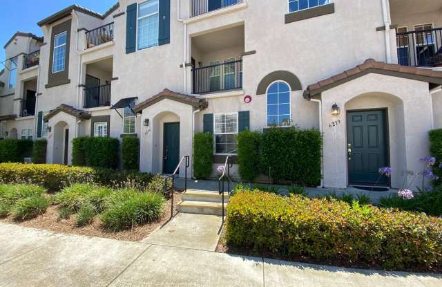Beautiful Townhome in the Cascada Community of Rancho Carrillo photos photos
