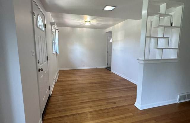 5452 Brummel Street Gallery 4