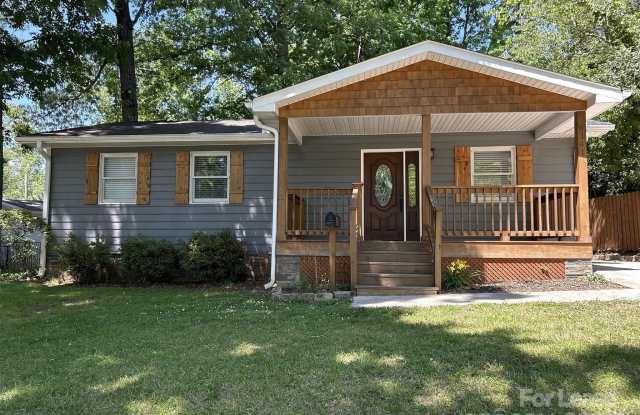 4141 Hiddenbrook Drive - 4141 Hiddenbrook Drive, Charlotte, NC 28205