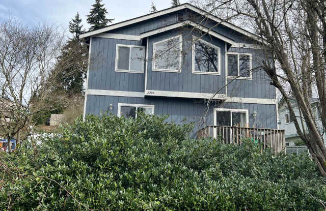 3 Bed 1.5 Bath Townhouse w/ Garage Close to Whatcom Falls Park photos photos