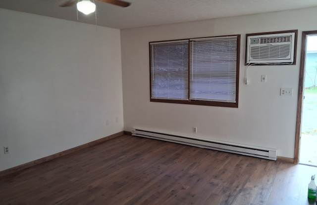 418 East Wood Street - 11 Gallery 1