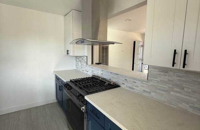 Beautifully Refurbished 2 Bedroom, 1 Bath Apartment - 945 Carson Street, Barstow, CA 92311